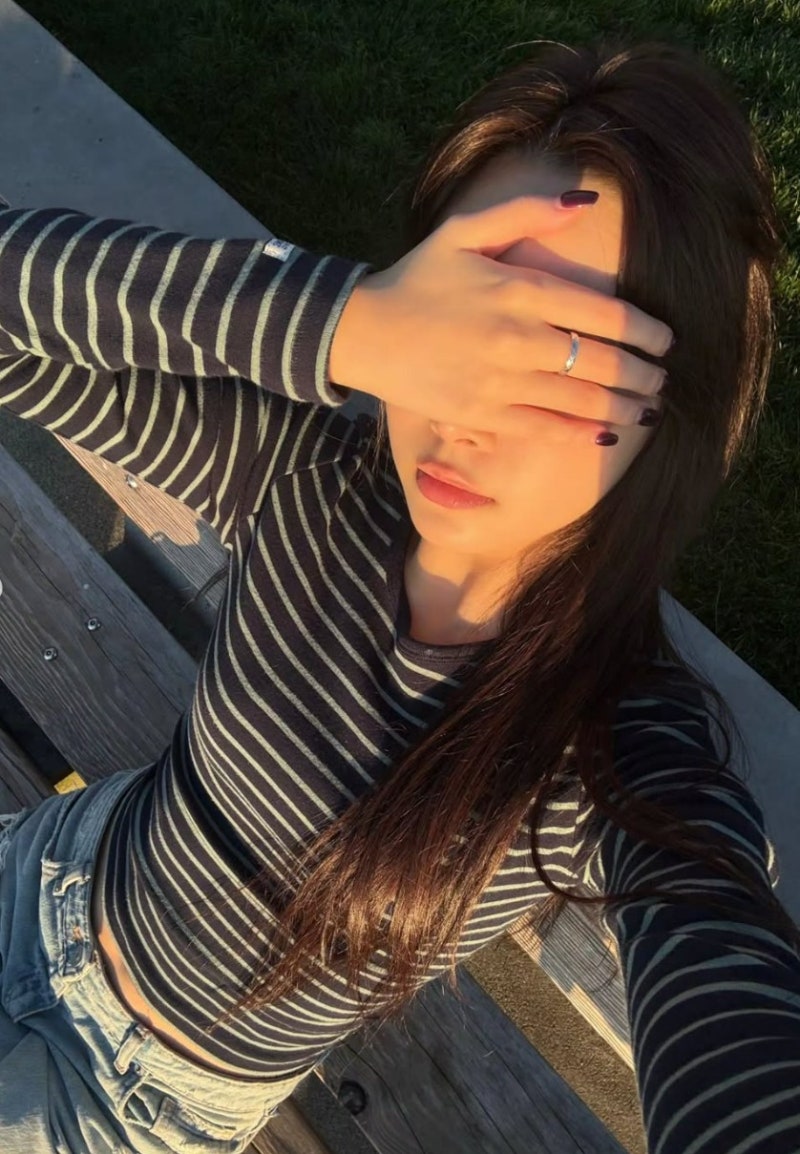 "It wasn't a concept, my eyes were truly dazzling!" LE SSERAFIM's Hong Eunchae Enjoyed a Simple Moment During Her Tour