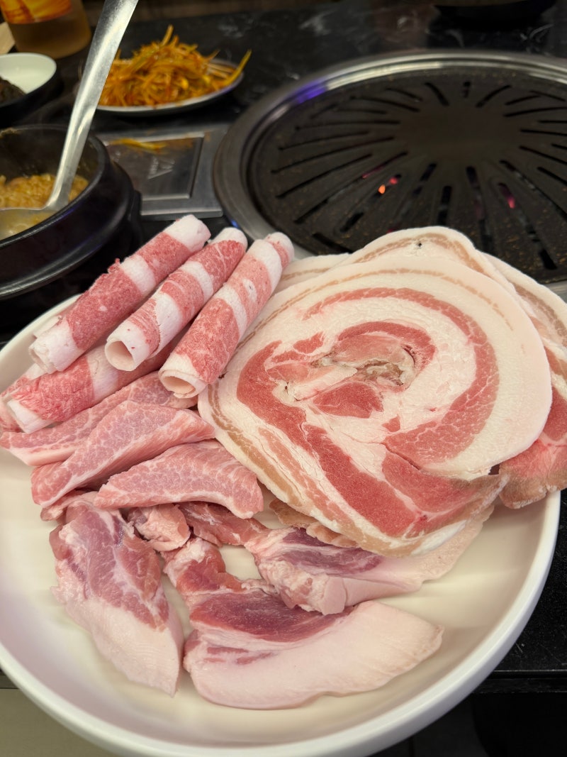 하남 미사역 고기집 추천 [미사정육왕시즌2 하남미사본점] : 숯불구이 전문 / 콜키지 가능