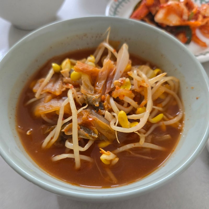 칼칼하고 시원한 국물 | 백종원 김치콩나물국 만들기 레시피