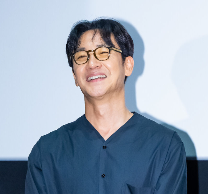 논란 뒤 자취 감췄던 엄태웅, '암살자들'로 복귀하더니… 아내가 남긴 반응 뭐길래