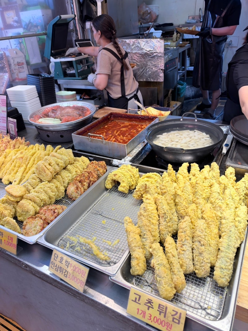 경동시장 먹거리 간식 추천｜떡볶이 핫도그 코코넛 찹쌀호떡