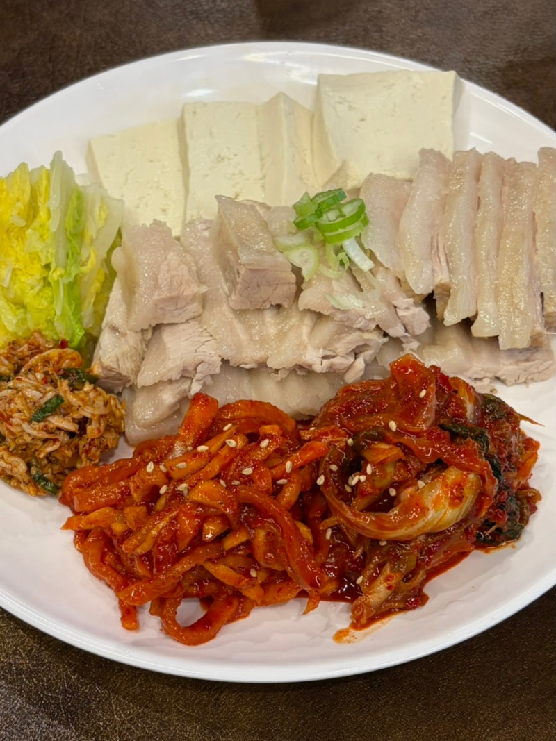 은평구 맛집 팔도곳간｜가브리보쌈에 팔도육회까지
