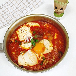 우삼겹 순두부찌개 레시피 재료 양념 끓이는법