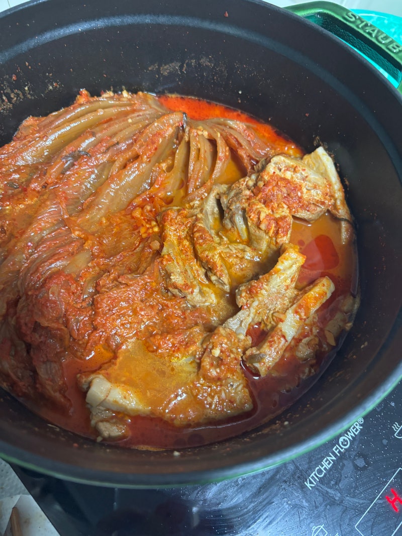 [야매요리] 묵은지삼겹살김치찜 만들기 | 할머니표 묵은지와 삼겹살의 만남! 야매요리 성공....