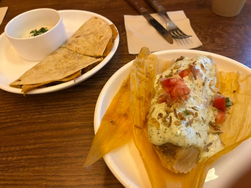 [이태원 맛집] 멕시코 전통 타말레와 바삭 퀘사디아, 2차로 딱이에요!