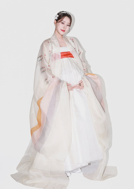 “유튜브에서 장난치던 모습이 엊그제 같은데..” 고우리, 어느새 엄마가 된다