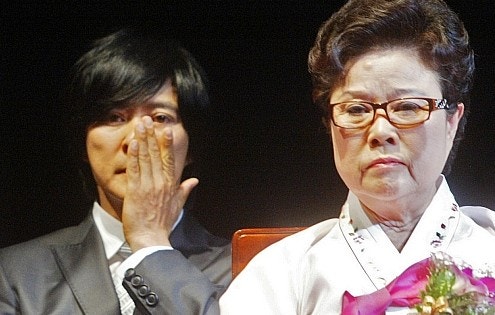 "요양병원에 모시고 오열했는데..." 최수종 모친상 비보, 추석에 어머니 떠났다