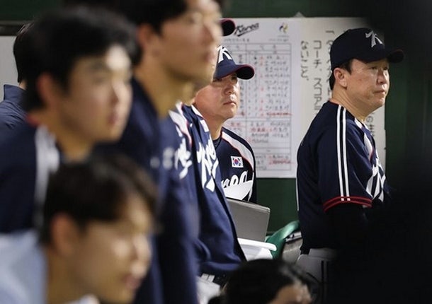"중국보다도 못 쳤다"...KBO 올스타급 타선, 일본 사회인 투수에 4안타 무득점 충격