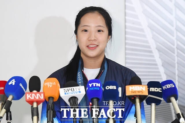 단식 8강 탈락 신유빈 왕만위에 0-4 패배…이번에도 넘지 못한 세계 1위