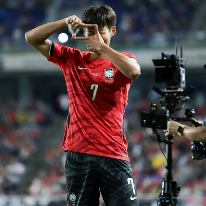 드디어 웃었다! 손흥민, '월드컵 고통' 고백 하루 뒤 환상 프리킥 57호골…"감독님이 좋은 환....
