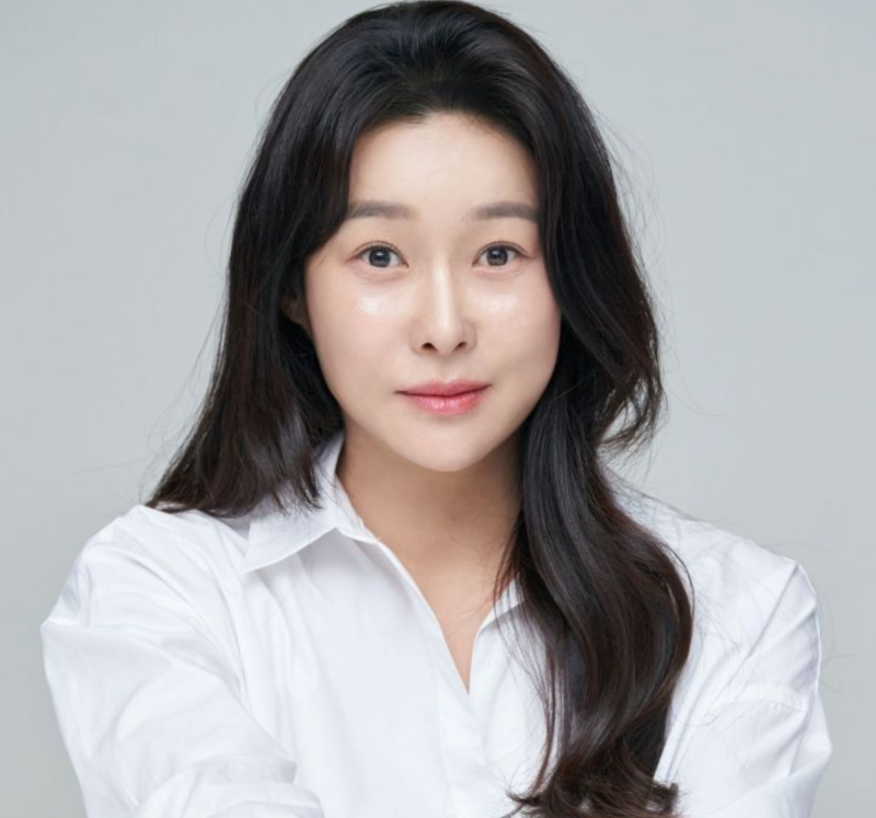 얼굴 나이 3살 나왔다는.. 새 프로필 찍는 50세 현영