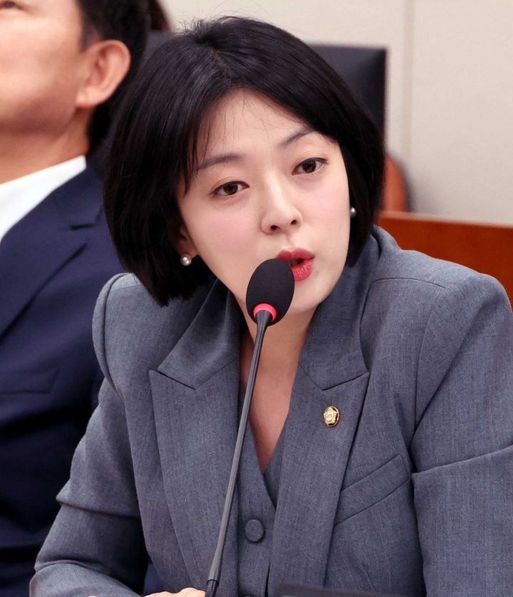 JYP 팬이라더니…박진영 국감 부르는 배현진, 진짜 이유
