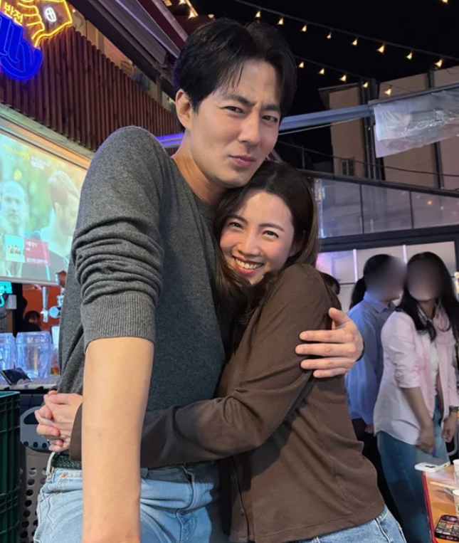 "합법적 바람… 내가 찍어드림" 45세 김기방, 아내 김희경♥조인성 포옹샷에 폭소 반응!