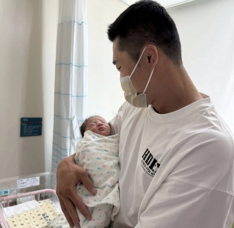 "10년 만나 결혼한 김동현, 애 몇 명 낳을지 자기도 모른다고?"