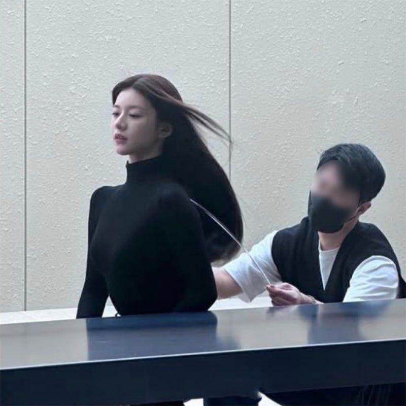 "목 길어야 동안"이라던데, 고윤정 인스타 보니 진짜였다