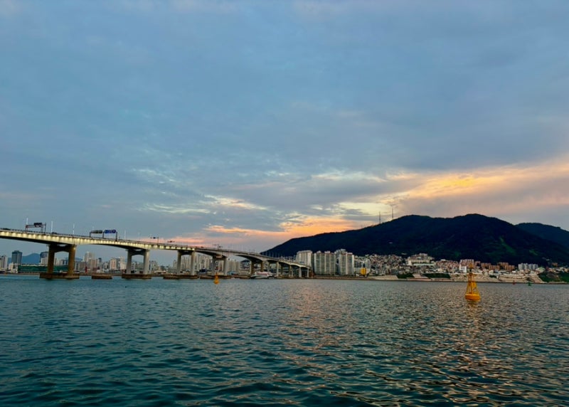 [부산 여행] 노을과 야경이 예쁜 부산요트투어 송도에서 즐긴 바다 여행 ⛵✨ (feat. 송도 해상....