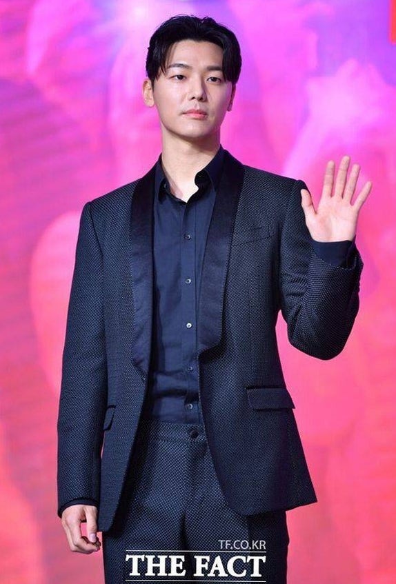"유치원생 때부터 이어진 야구 사랑" 배우 강민혁, 다시 한번 마운드에 올라 승리를 기원하다