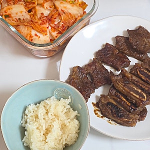 얼김치 마늘 겉절이 달달한 LA갈비와 잘 어울리는 전라도 젓갈김치