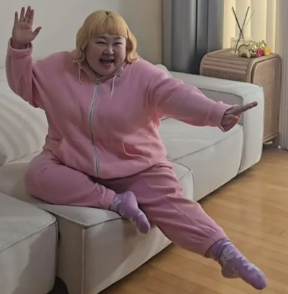 홍윤화, 옷장 열었더니 잠옷만 300개…김민기 손대자 “안 돼! 버리지 마”