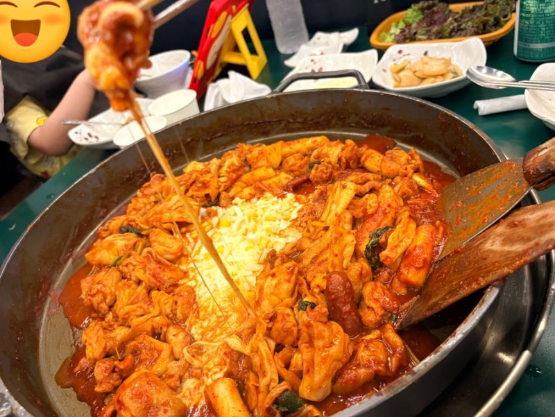 [경기/가평] 상면 아침고요수목원 철판닭갈비, 숯불닭갈비 모두 맛 볼 수 있는 ‘소문난 닭갈....