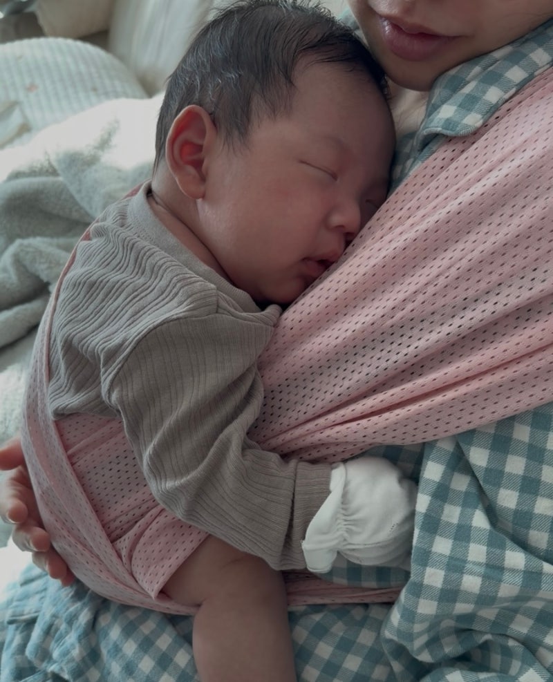 코니 아기띠 오리지널 에어메쉬 후기｜신생아 2~3개월 사용