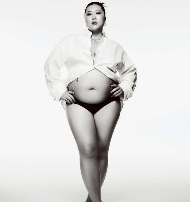 '명예영국인' <b>백진경</b>, <b>만삭</b>에 속옷 화보 공개하더니 "106kg, 못 할 거 ....