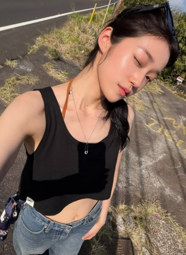 노윤서, 하와이 가더니 분위기 확 달라졌다…크롭탑·수영복으로 드러낸 반전 매력