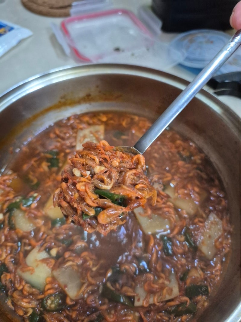 자연산 토하 새우 서산자연농원 부드럽고 시원한 민물새우매운탕