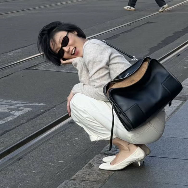 글로벌스타 되더니.. ‘폼 미쳤다는’ 화사 여행룩 ㄷㄷ
