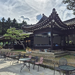 주말 아이와 포천 광릉수목원 근처 한옥카페 포공영 커피, 죽엽산 뷰에 반했던 내돈내산 후....