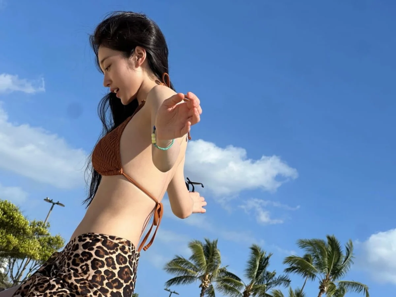 노윤서 호피 수영복 화제, 청순 이미지 뒤에 숨은 소속사 이적 후 변화 정리