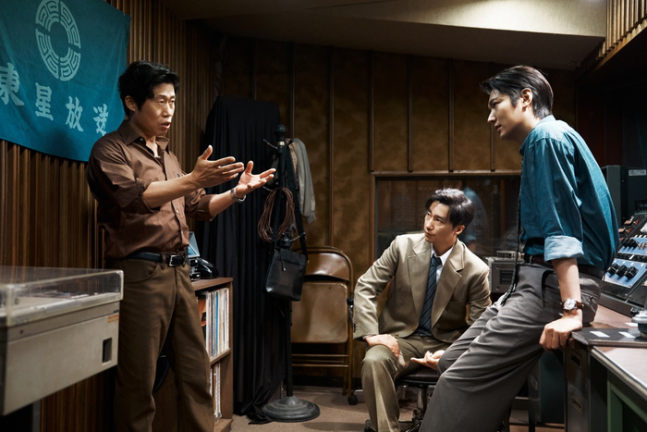 4일 만에 100만 돌파한 ‘암살자(들)’, 그런데 왜 ‘역사왜곡’ 논란까지 나왔을까?