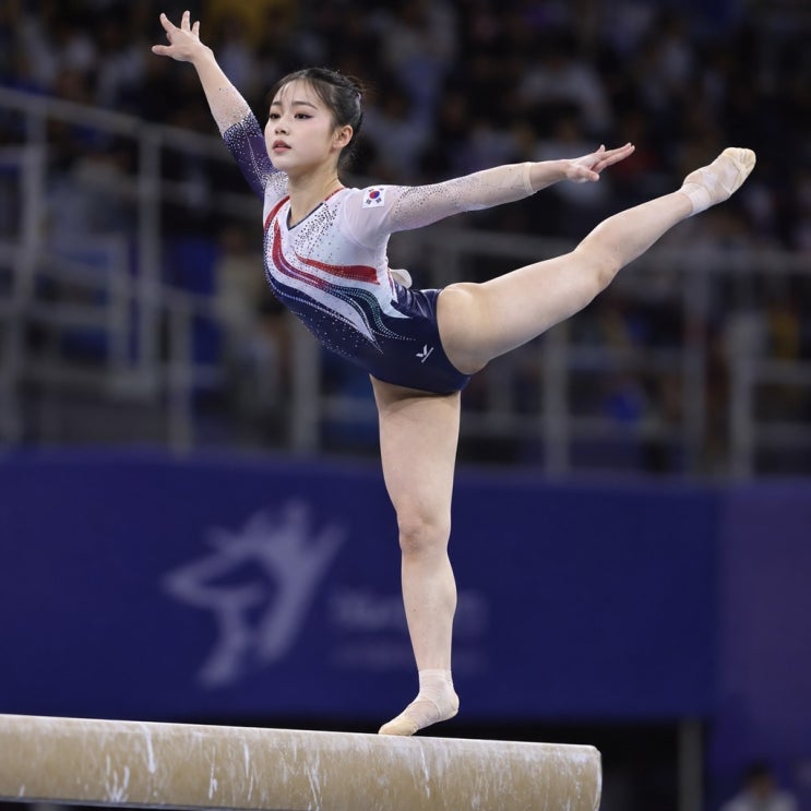 [아시안게임] "서정언니 金 살짝 훔쳐봤죠" <b>체조</b> <b>황서현</b>, 1m36 막내가 ....
