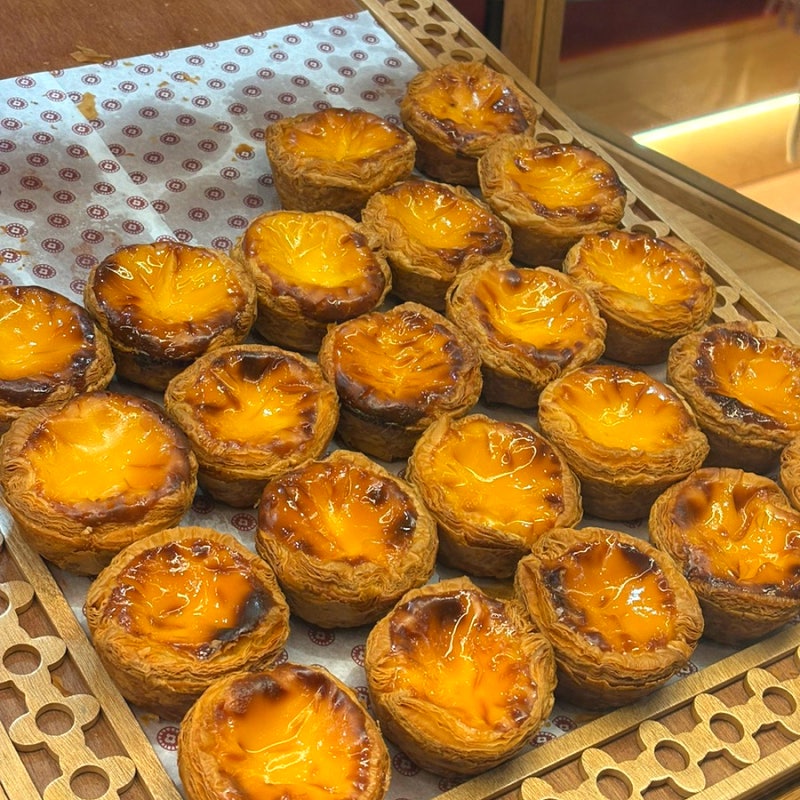Jamsil Lotte World Mall Cafe: Oberkampf Lotte World Mall Branch, a Beautifully Designed Cafe Selling Egg Tarts