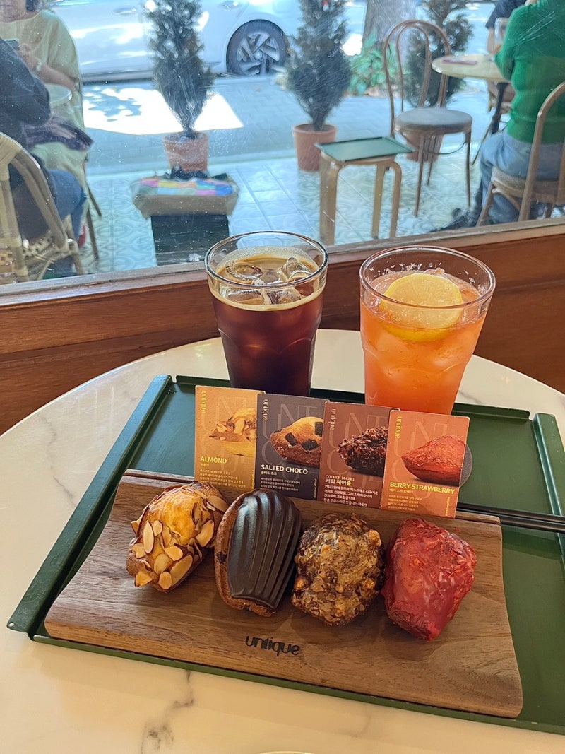 일산 밤리단길 카페 / 밤리단길 디저트 선물 / 일산 마들렌 맛집 [언티크]