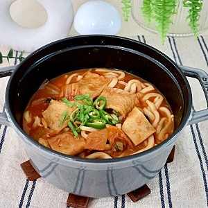 진작 이렇게 해 먹을 걸! 10분 완성 투다리 김치우동 만들기