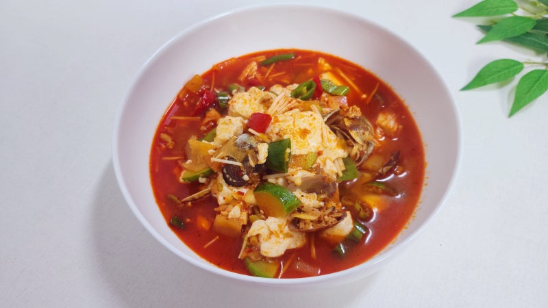 한그릇요리 돼지고기 바지락 순두부찌개 끓이는법 칼칼한음식 재료 양념 레시피