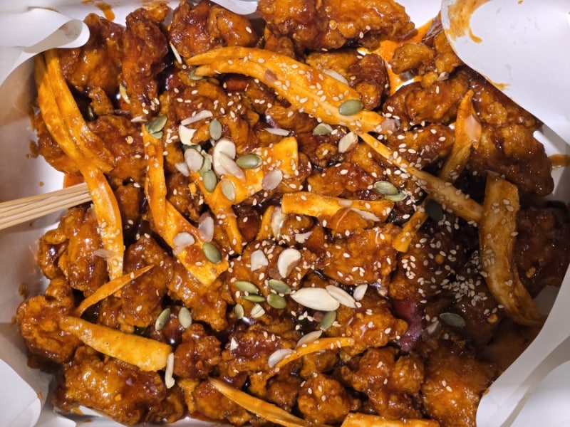 Sokcho Jungang Market Dakgangjeong: Seomin Gapbu Sijang Dakjip Deodeok Dakgangjeong