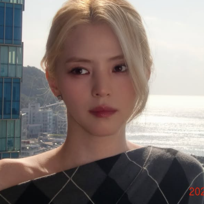 "52억 펜트하우스" 가성비와 감성 '12만원대' 한소희 니트원피스
