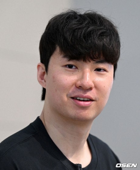 농구 이현중 선수, "끝없이 도전해라"…하승진 이어 포틀랜드행, 어머니도 국가대표였다