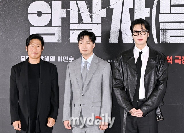 추석 연휴 극장가, 암살자 돌풍, 오디세이 제쳤다…개봉 3일 만에 박스오피스 1위 독주
