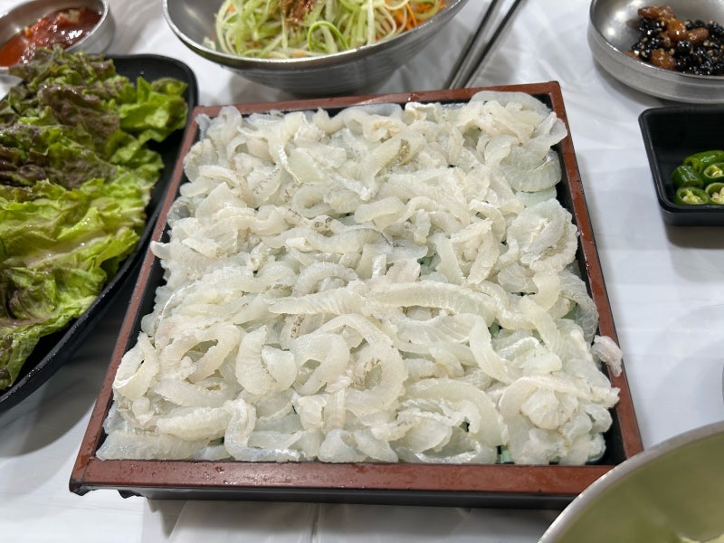 [속초 맛집] 택시아저씨가 소문내지 말라며 당부하던 현지인 보증 맛집 가자미 세꼬시 맛집....