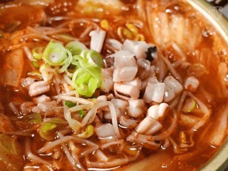 백년밥상 오징어 김치 콩나물 국밥 밀키트, 해동 없이 바로 끓여 먹는 얼큰한 한 끼