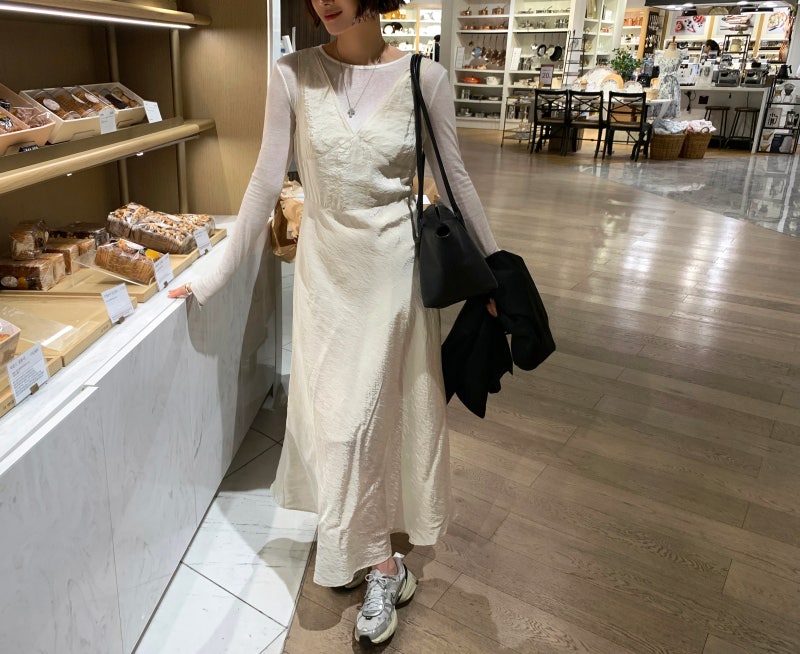 가을 데일리룩부터 격식 있는 자리까지 활용하기 좋은 뷔스티에 원피스 | 니쁜스 여자원피스