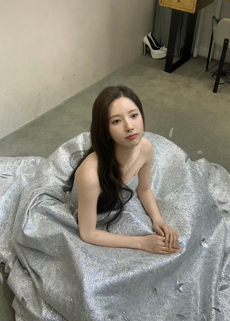 우주소녀 보나 맞아? 31세 김지연, 드레스 입자 분위기 완전히 달라졌다