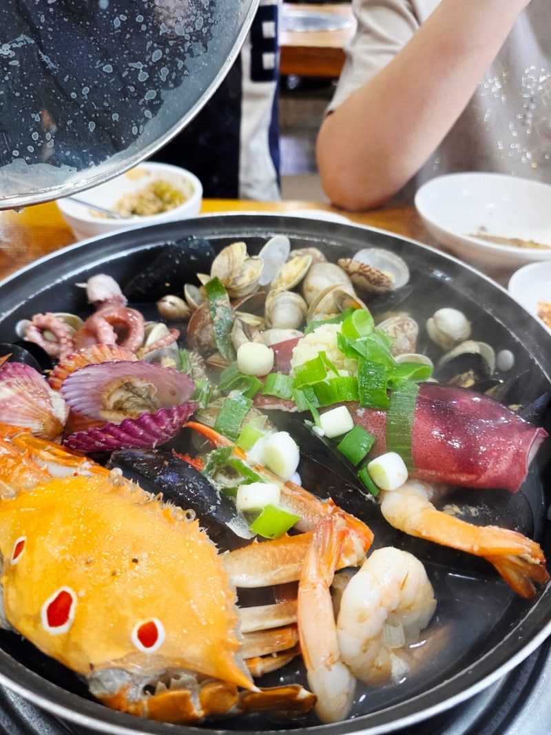 부산 사상구 덕포역 맛집. 해물왕창칼국수