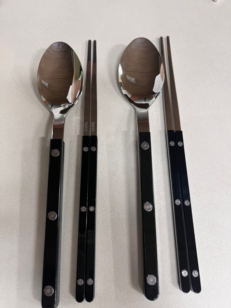 사브르 비스트로 사이니 한식 수저 블랙 후기