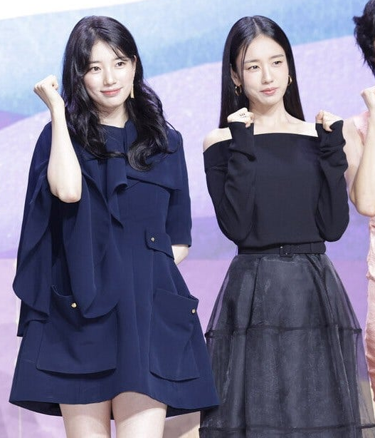 수지 옆에서 명품 대신 '30만 원대' 국내 브랜드 입고 당당한 여배우 패션