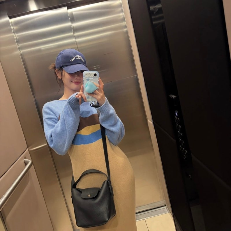 정소민 옷 예쁘다 했는데, 가방만 롱샴인 게 아니었네?