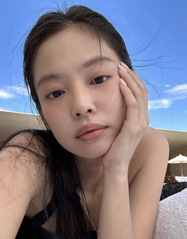 BLACKPINK's Jennie Sets Another Record: 'Dracula' Hits #1 on Billboard Radio Songs